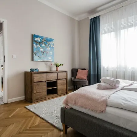 Apartment Luxurious Design Near The Danube *
