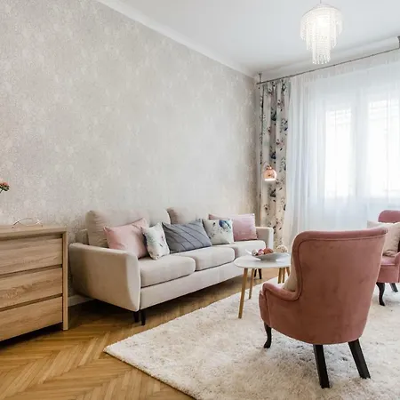 Luxurious Design Near The Danube Apartment