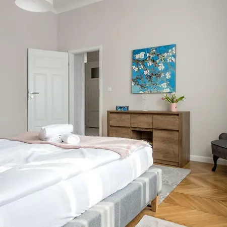 Luxurious Design Near The Danube Apartment *