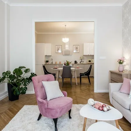 Luxurious Design Near The Danube